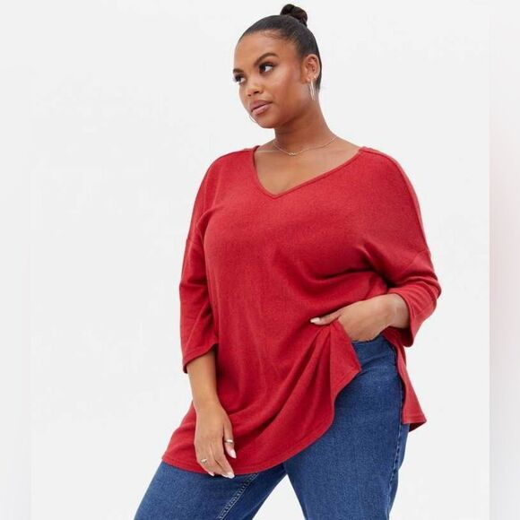 New Look Tops - NWT NEW LOOK Curves Bella Red fine knit top size 20